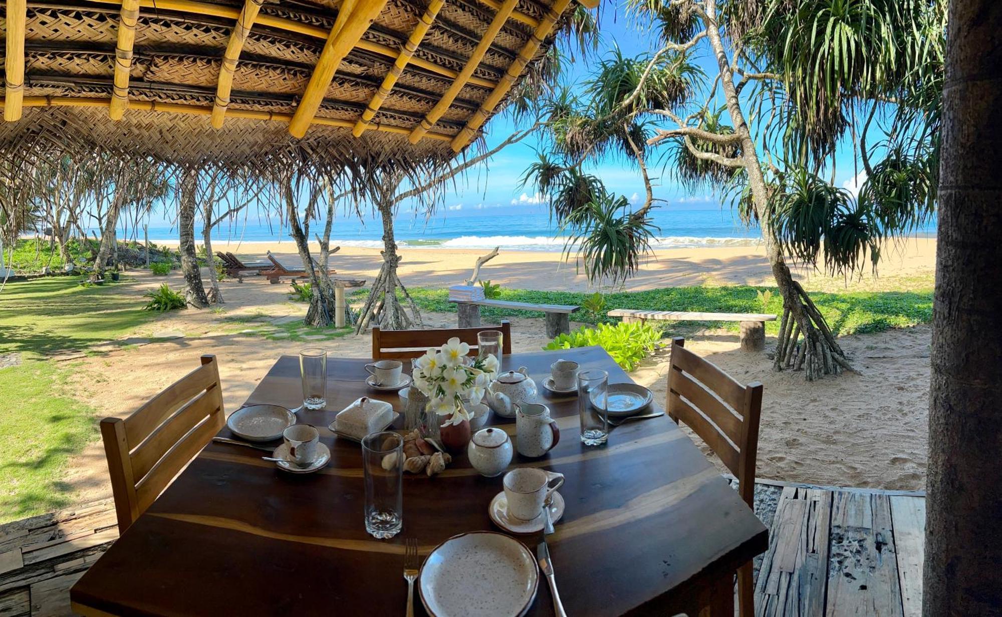 Cookie Aunt Beach Hotel Bentota Exterior foto