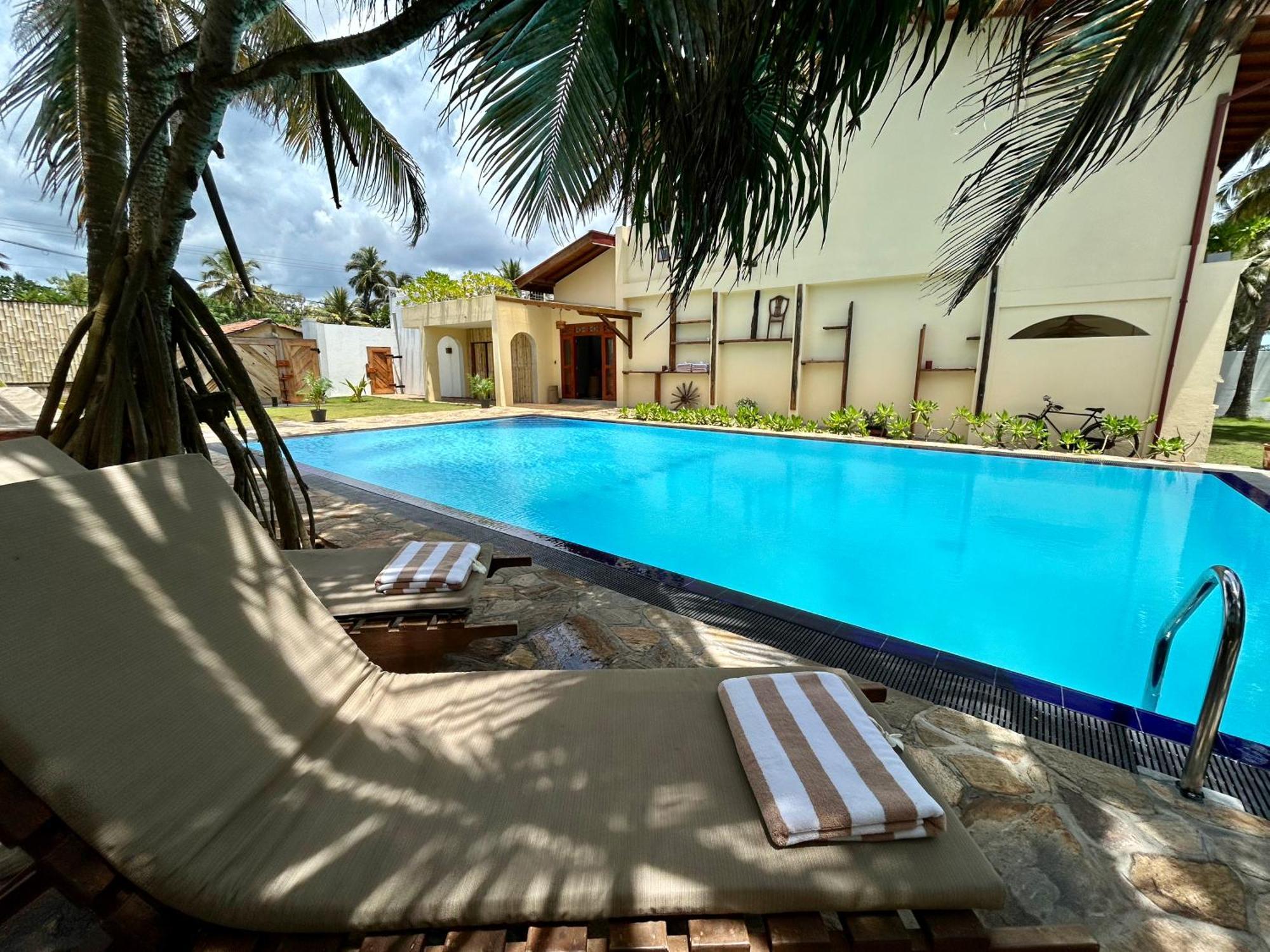 Cookie Aunt Beach Hotel Bentota Exterior foto